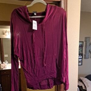 Vanity Magenta Hooded Lightweight Pullover